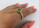 Bague Émeraude Vert 0.20ct de diamants en or jaune 10k